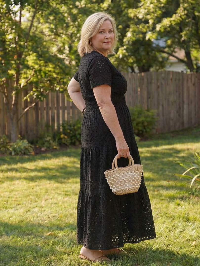 Odelisse | Robe midi à manches courtes avec empiècements en dentelle