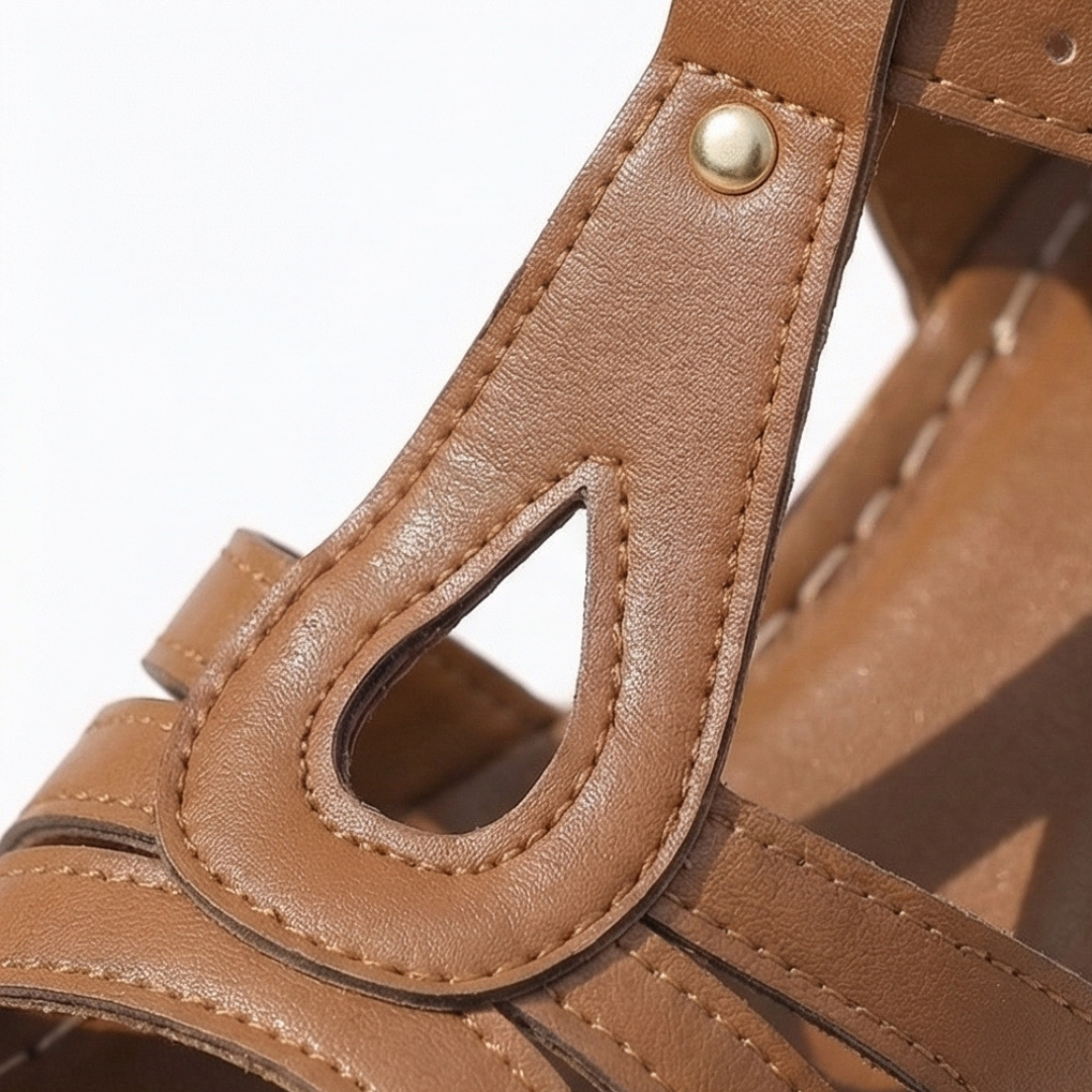 Solara – Sandales à talon bloc découpées de style romain