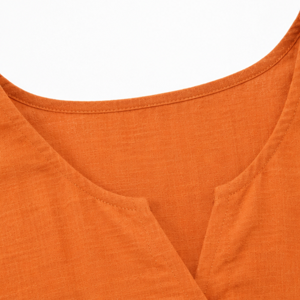 Laurelle – Blouse à manches volantées et décolleté en V avec boutons