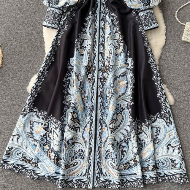 Robe A-ligne avec ceinture et motif floral