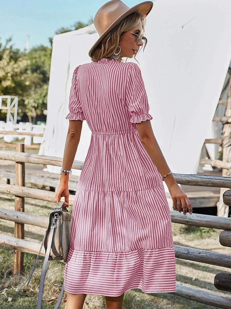 Robe d'Été Midi à Manches Courtes avec Bouton et Coupe Flatteuse pour Femmes - Lisa