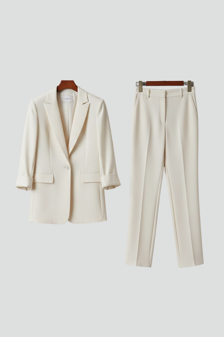 Ensemble Blazer Femme avec Silhouette Définie et Pantalons Droits