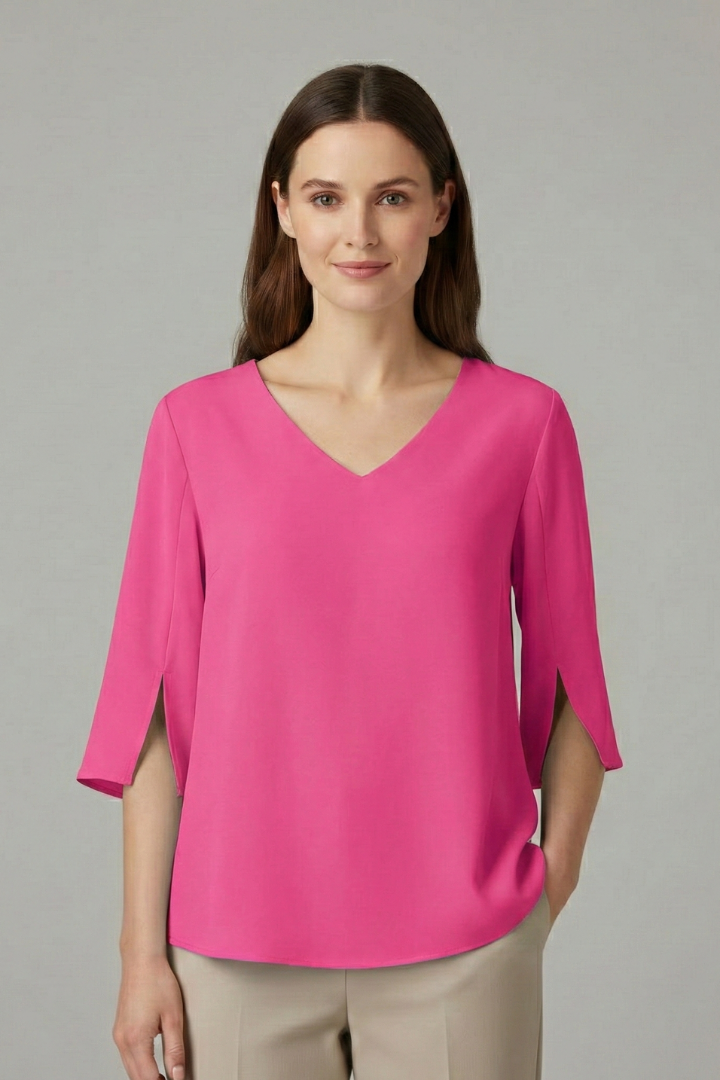 Blouse pour femmes avec décolleté en V et manches trois-quarts