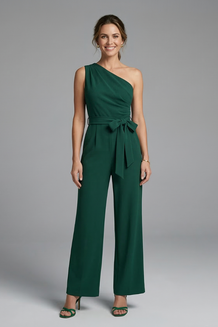 Combinaison Femme avec Encolure Asymétrique et Ceinture à la Taille