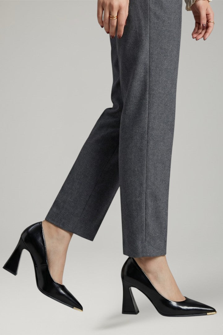 Chaussures en cuir pour femmes avec bout pointu et enfilage