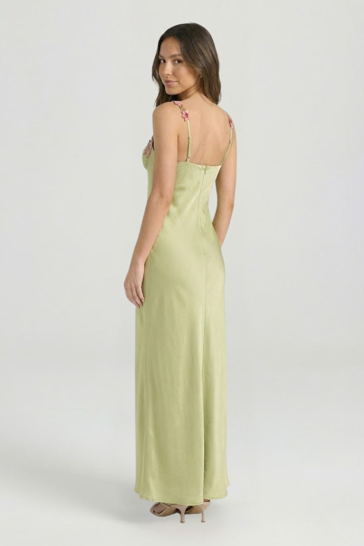 Robe Maxi Femme avec Broderie Florale et Silhouette Sculptée