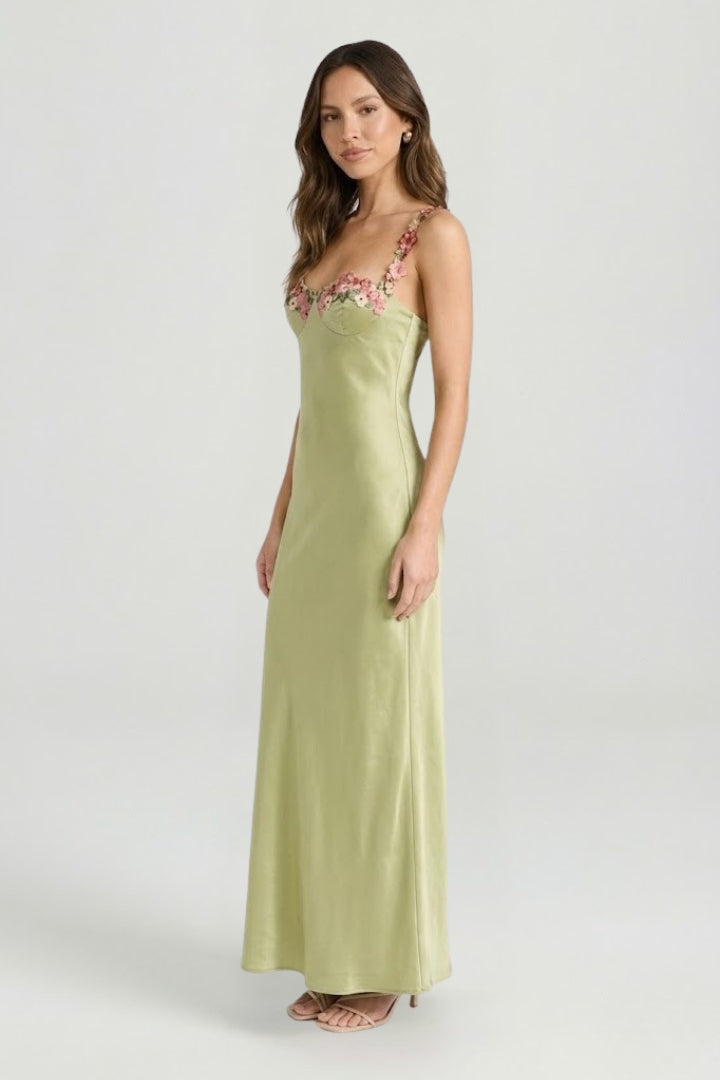 Robe Maxi Femme avec Broderie Florale et Silhouette Sculptée