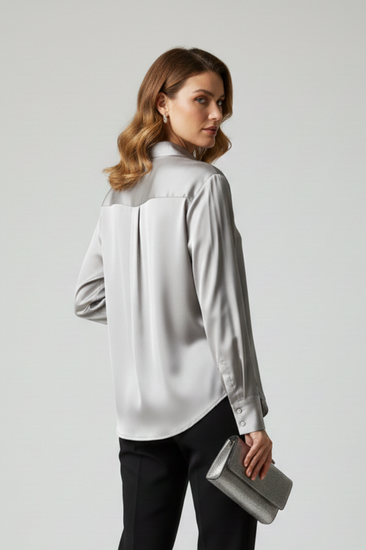 Chemise pour femmes avec boutonnière et col