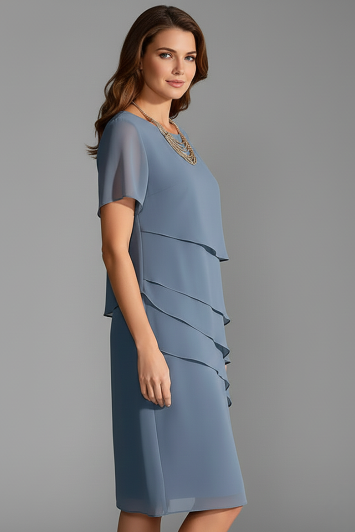 Robe à manches courtes pour femmes avec panneau avant superposé et ourlet droit