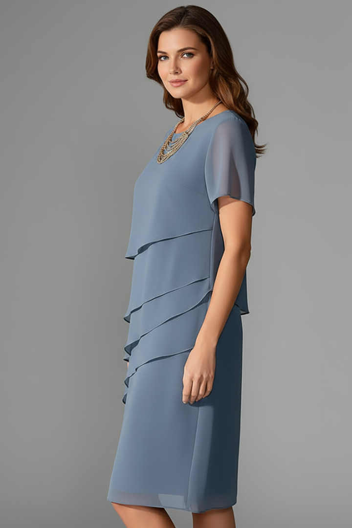 Robe à manches courtes pour femmes avec panneau avant superposé et ourlet droit