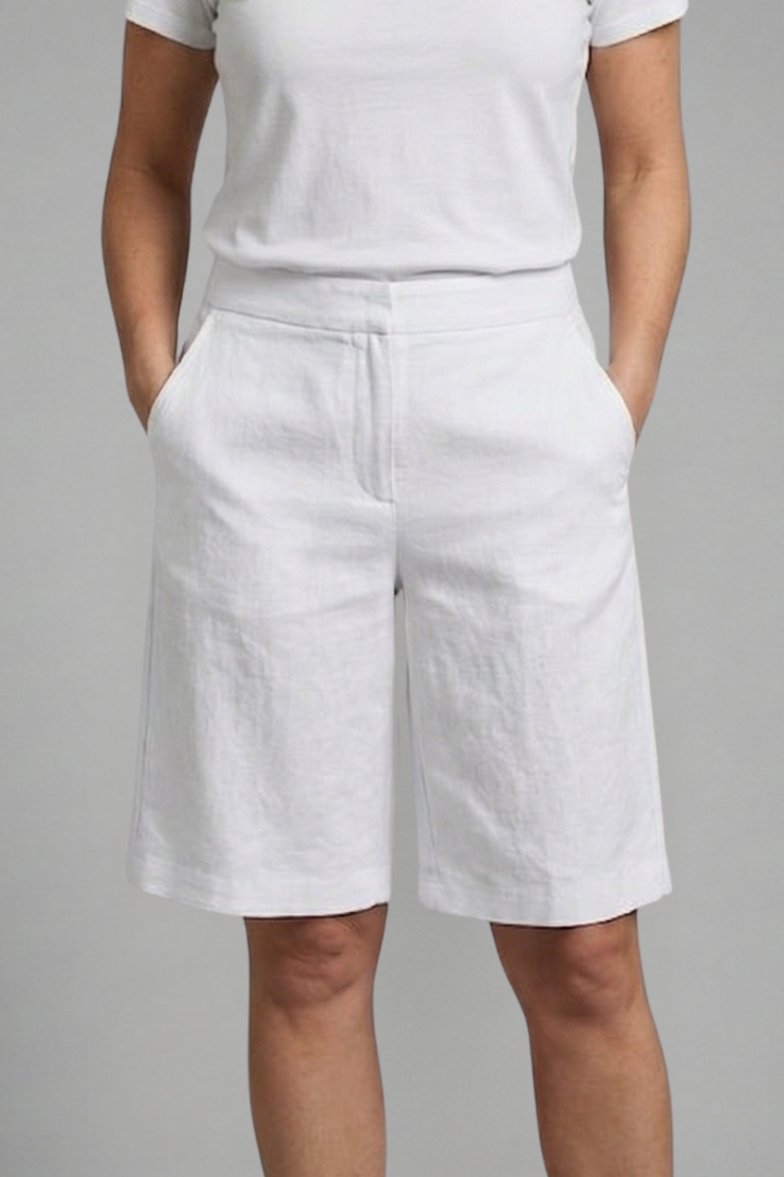 Shorts pour femmes avec taille élastique et poches latérales