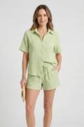 Ensemble Femme Deux Pièces avec Chemise Boutonnée et Shorts à Cordon