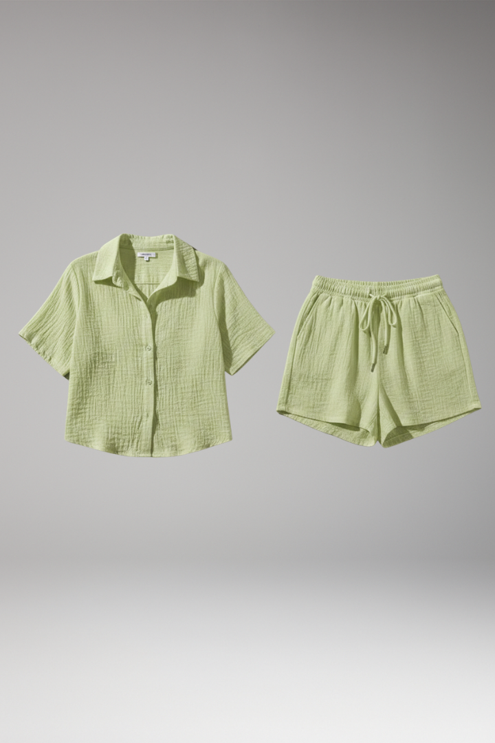 Ensemble Femme Deux Pièces avec Chemise Boutonnée et Shorts à Cordon