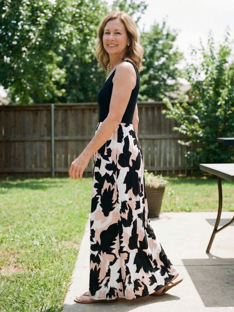 Zéphira | Robe maxi imprimée sans manches à encolure dégagée