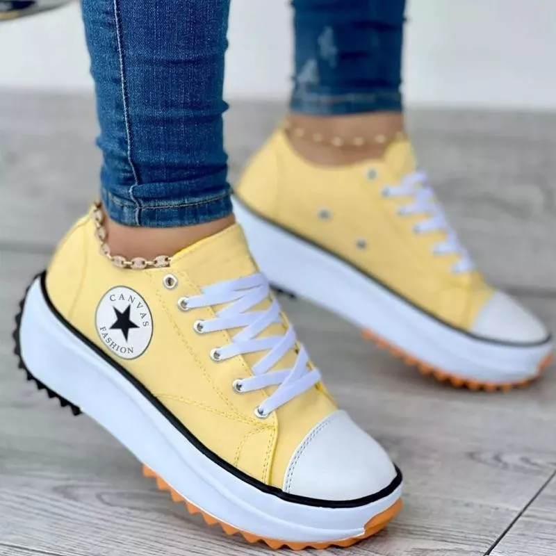 Echoarchiv - Chaussures orthopédiques, lacets, semelle épaisse