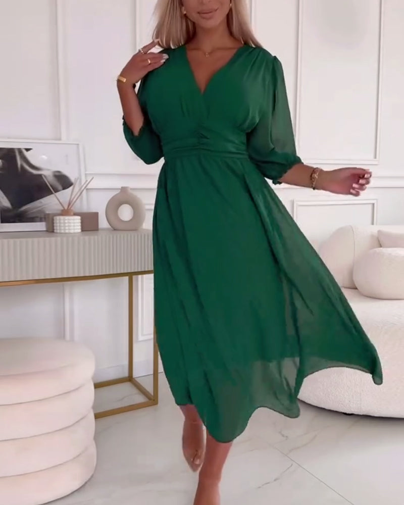 Robe unie avec décolleté en cœur