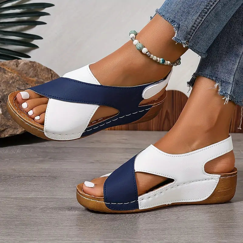 Chaussures pour femmes avec talon compensé contrastant