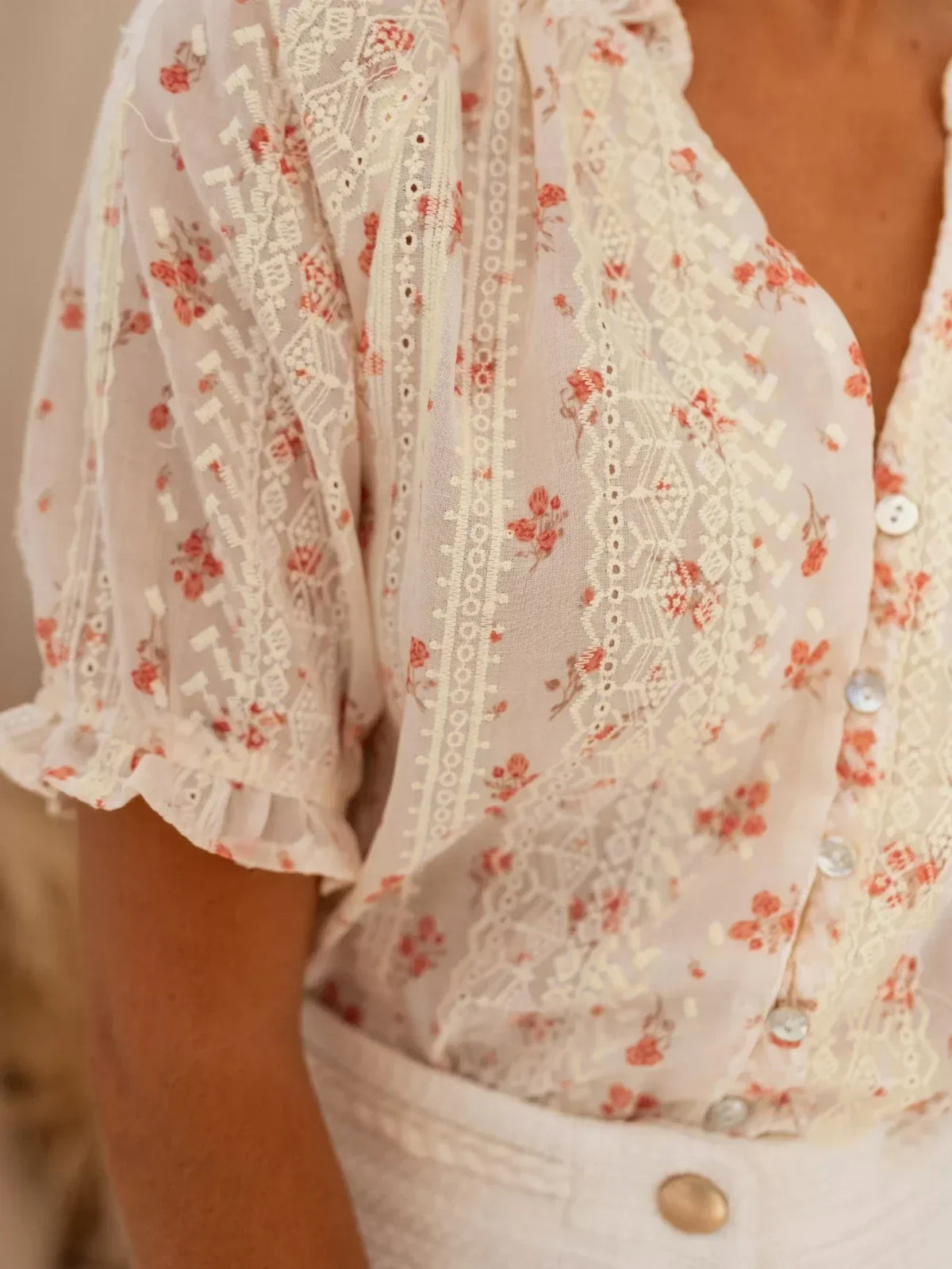 Eli | Blouse à fleurs avec charme d'été