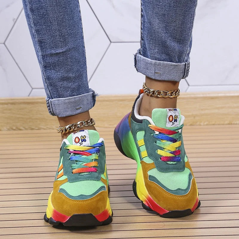 Baskets orthopédiques colorées avec style