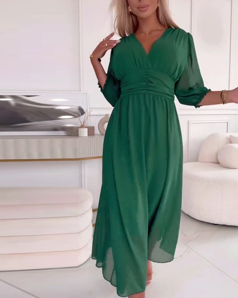 Robe unie avec décolleté en cœur