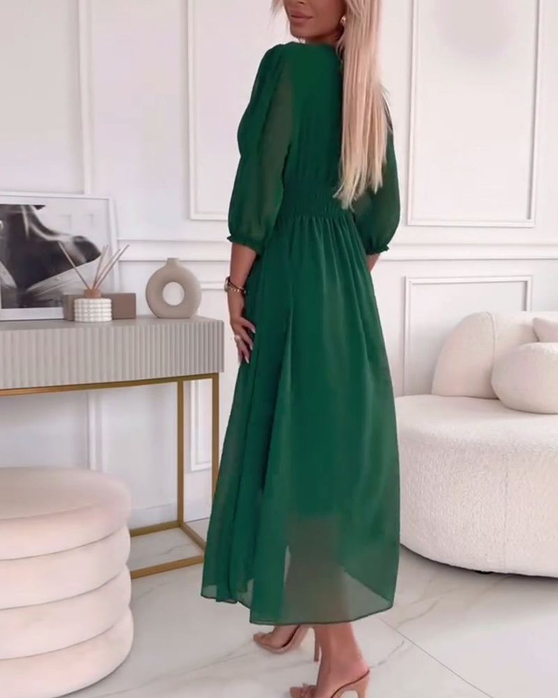 Robe unie avec décolleté en cœur