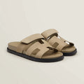 Sandales pour femmes avec design ouvert et semelle plate