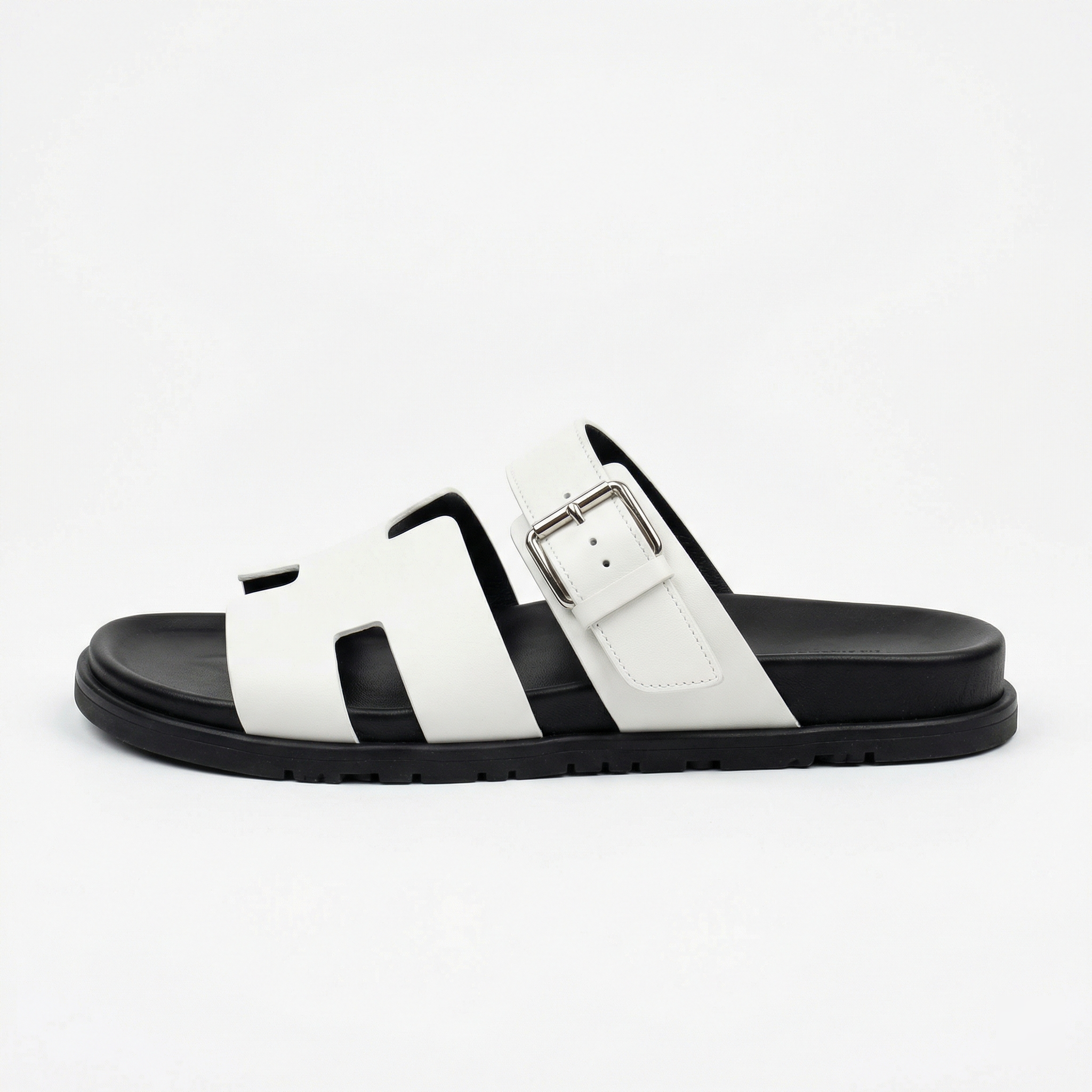 Sandales pour femmes avec design ouvert et semelle plate