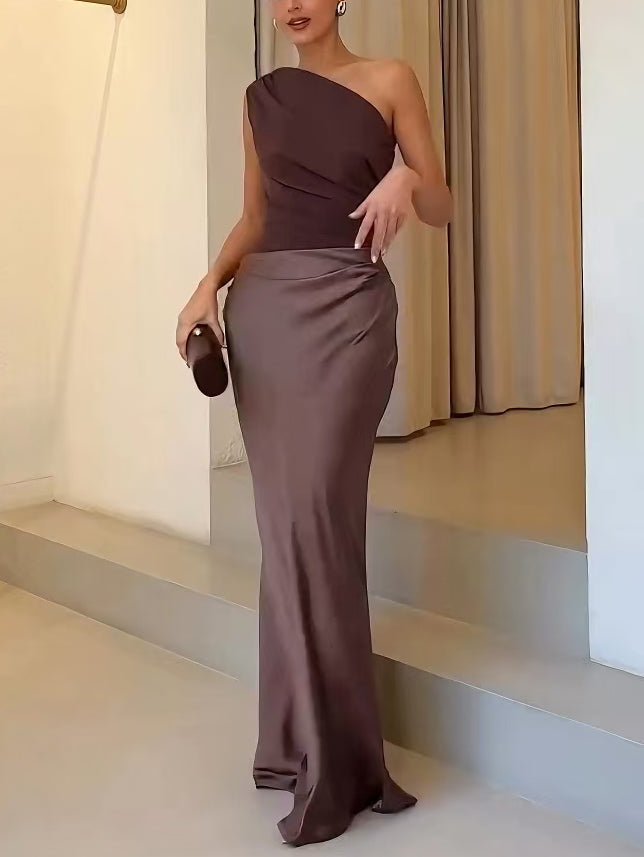 Robe de Soirée Femme avec Décolleté Asymétrique, Plis et Silhouette Sirène