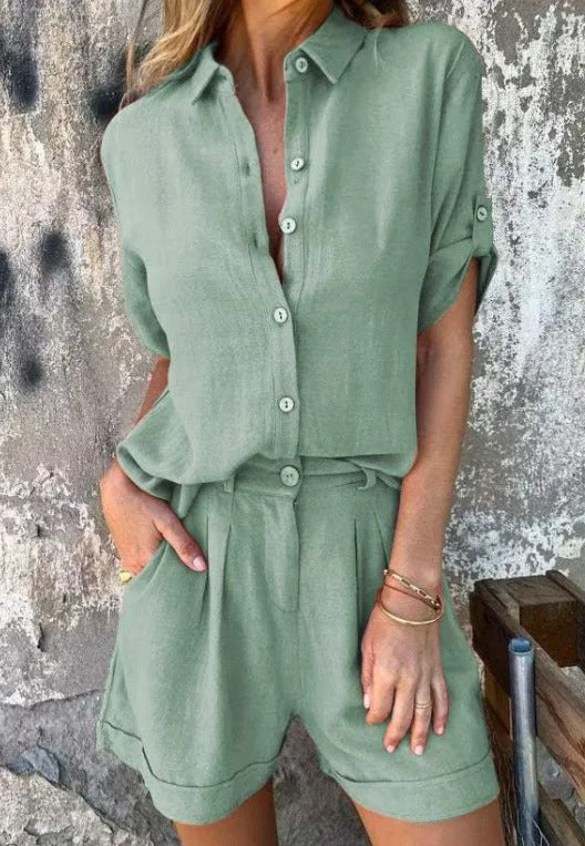 Ensemble Blouse et Shorts pour Femmes avec Boutonnage et Manches Roulées
