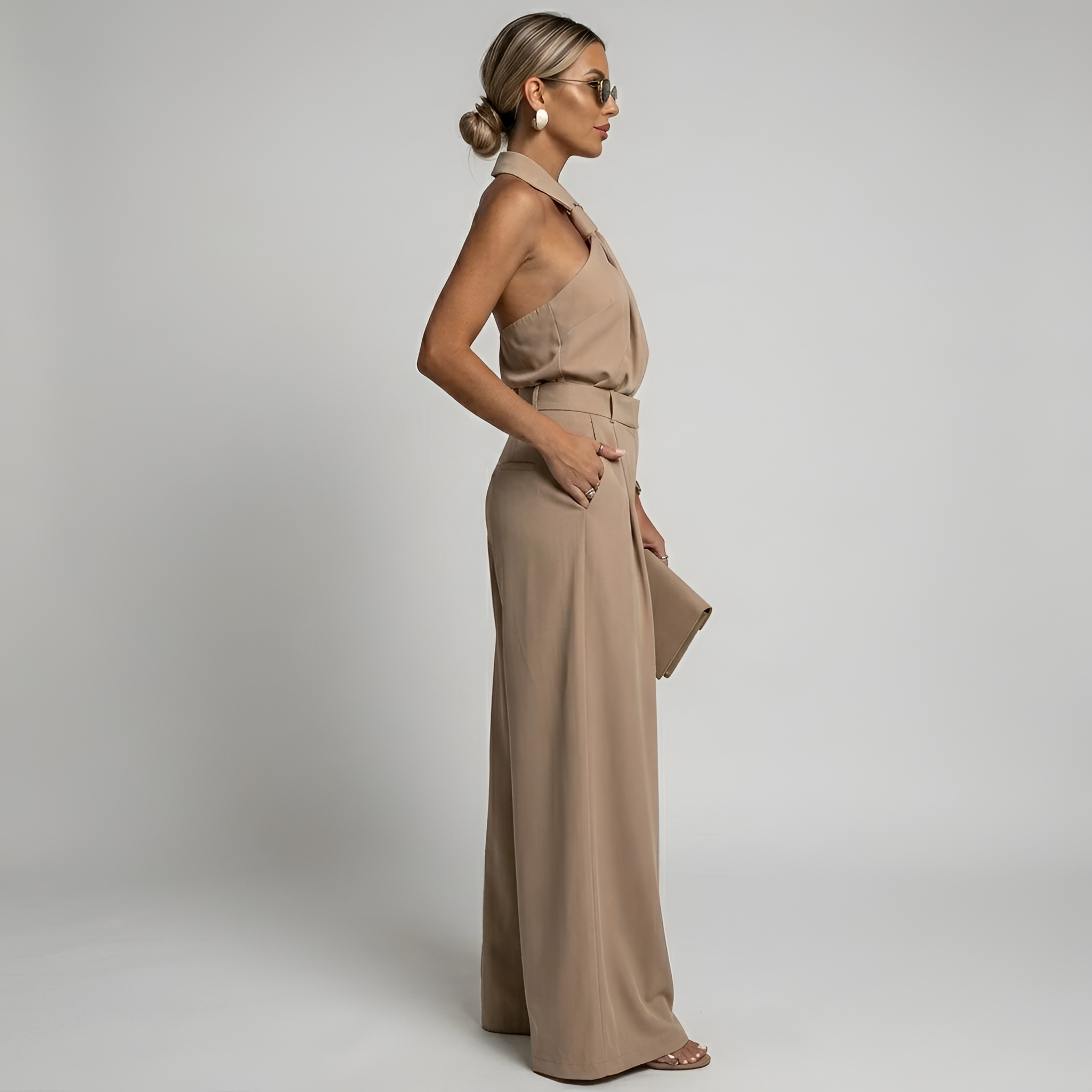 Combinaison Femme avec Col Halter et Pantalon Large