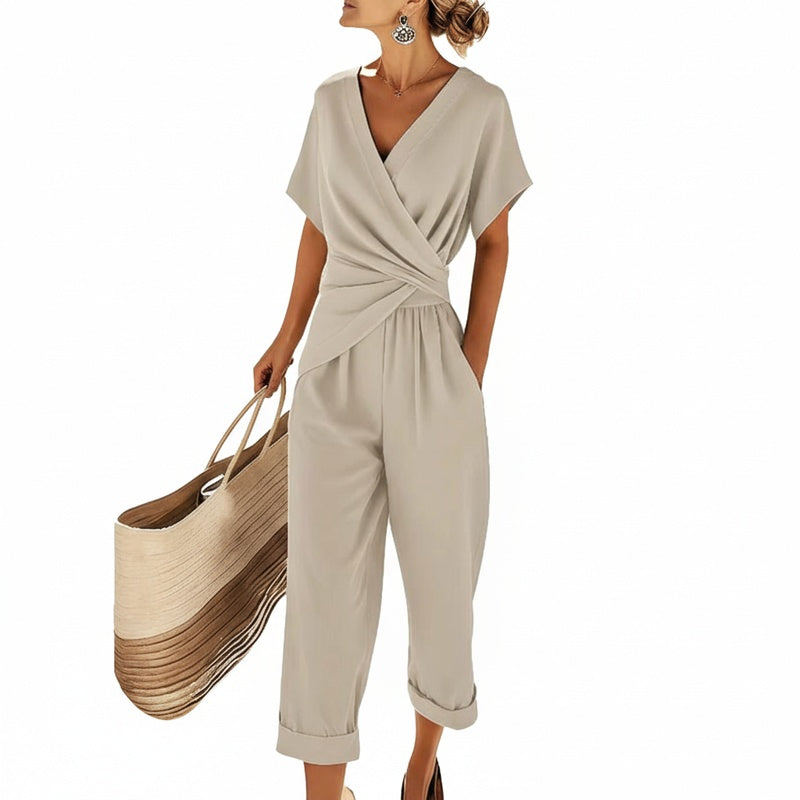 Combinaison Femme avec Décolleté V Croisé et Pantalons Courtes