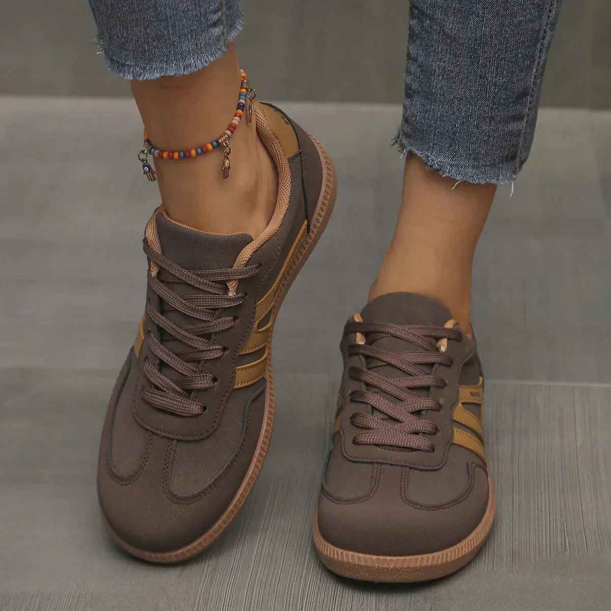 Baskets Retro Femme avec Lacets et Rayures Contrastées