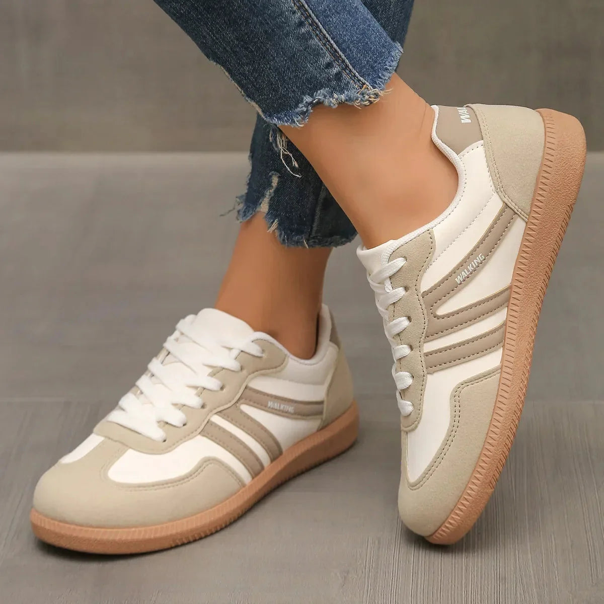 Baskets Retro Femme avec Lacets et Rayures Contrastées