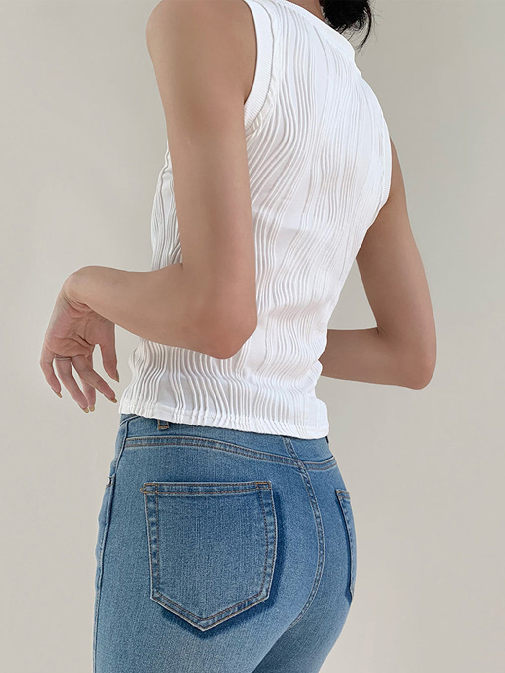 Débardeur Femme Sans Manches avec Col Ronde et Texture Ondulée Slim Fit