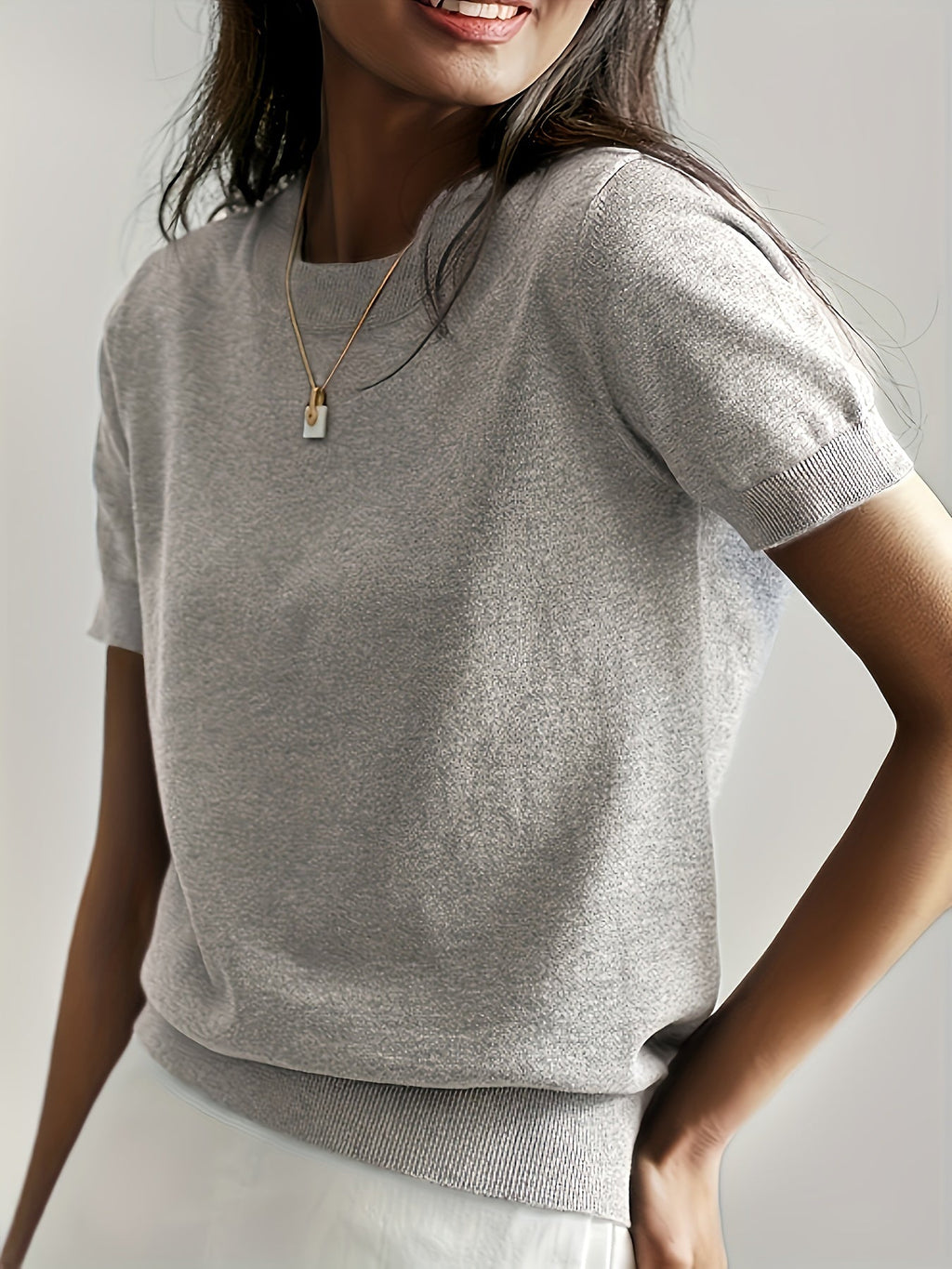 Pull Femme Tricoté à Manches Courtes avec Col Rond