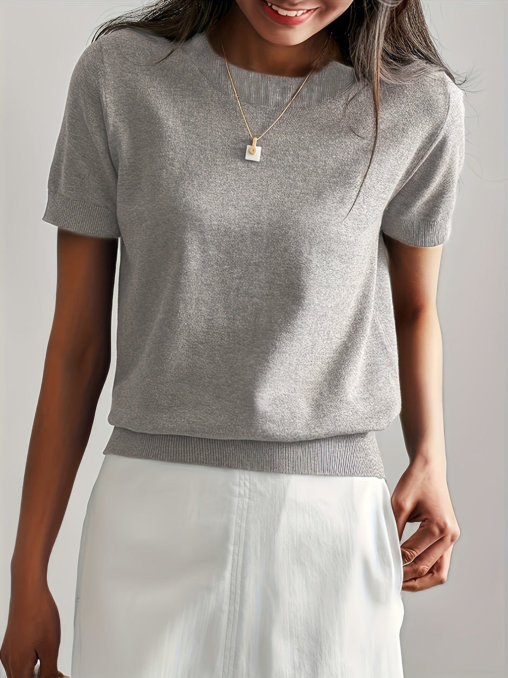 Pull Femme Tricoté à Manches Courtes avec Col Rond