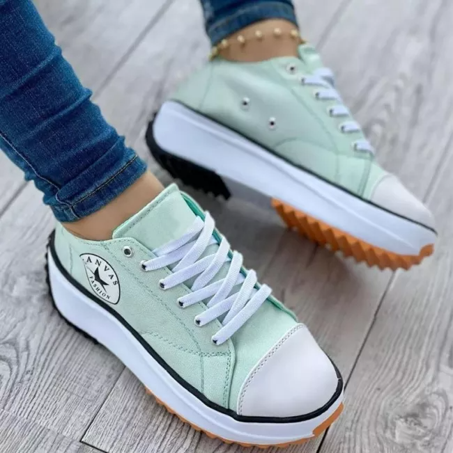 Echoarchiv - Chaussures orthopédiques, lacets, semelle épaisse