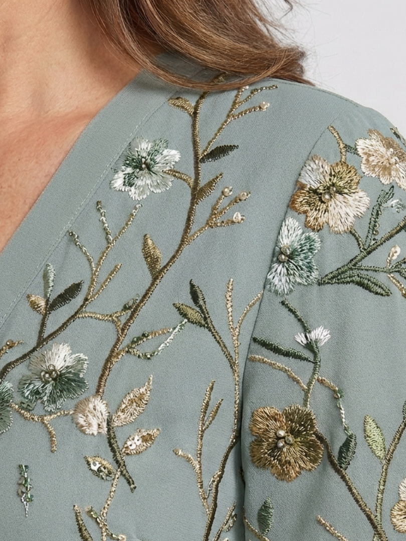 Evadne | Robe maxi à manches courtes et décolleté en V fleuri