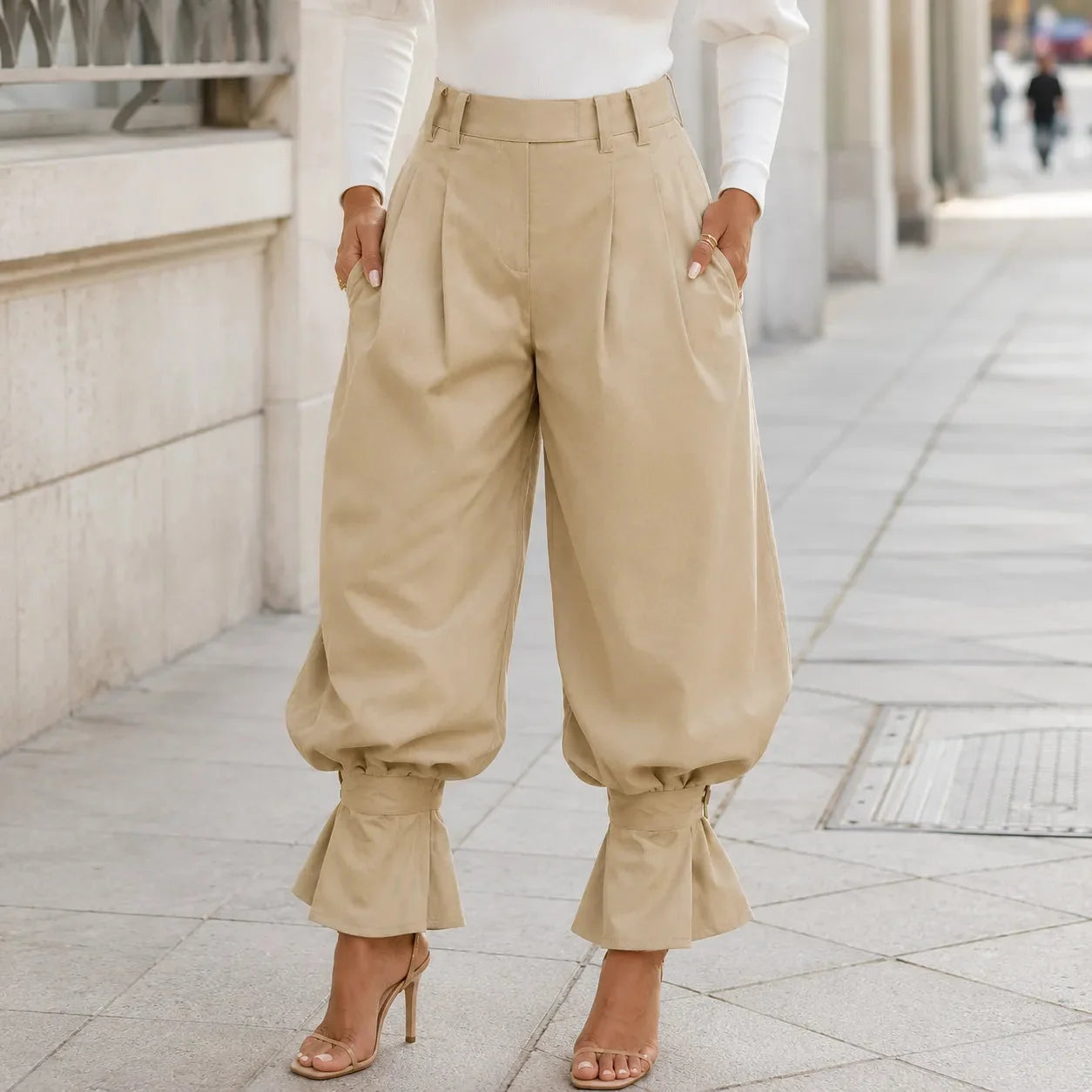 Verona – Pantalon lantern à taille haute plissé avec poignet volanté