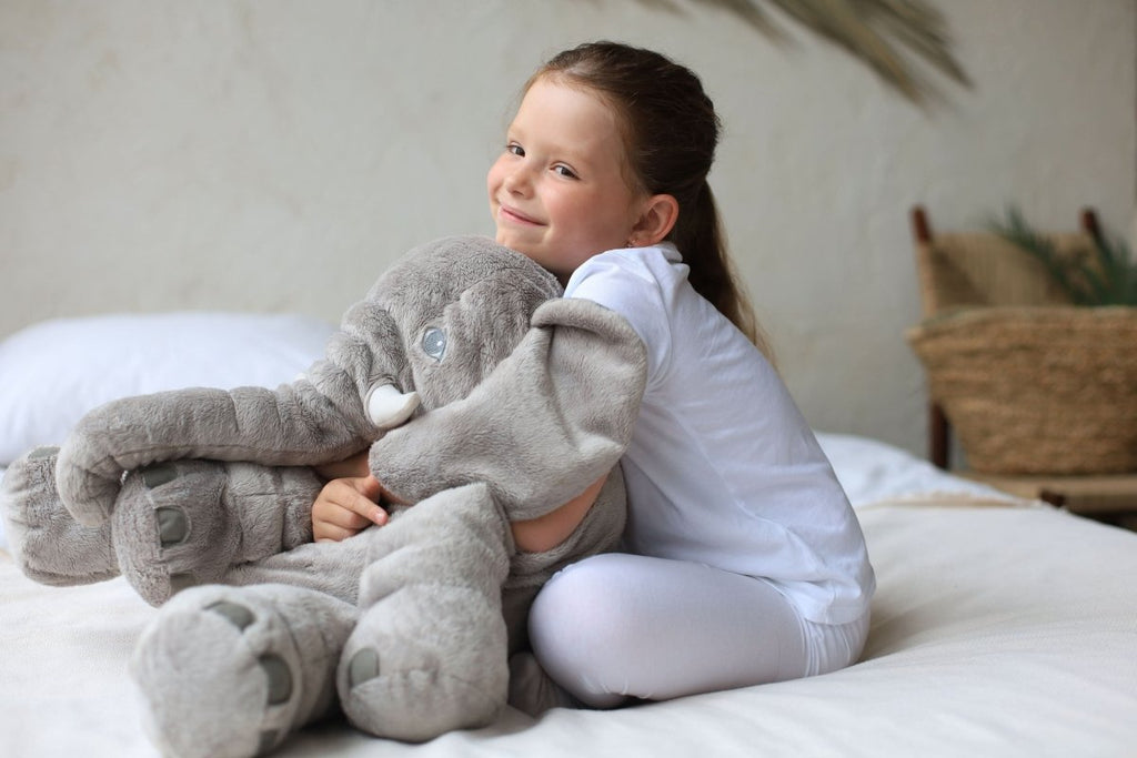 Coussin en Peluche Éléphant – Super Doux & Confortable pour Bébés et Enfants
