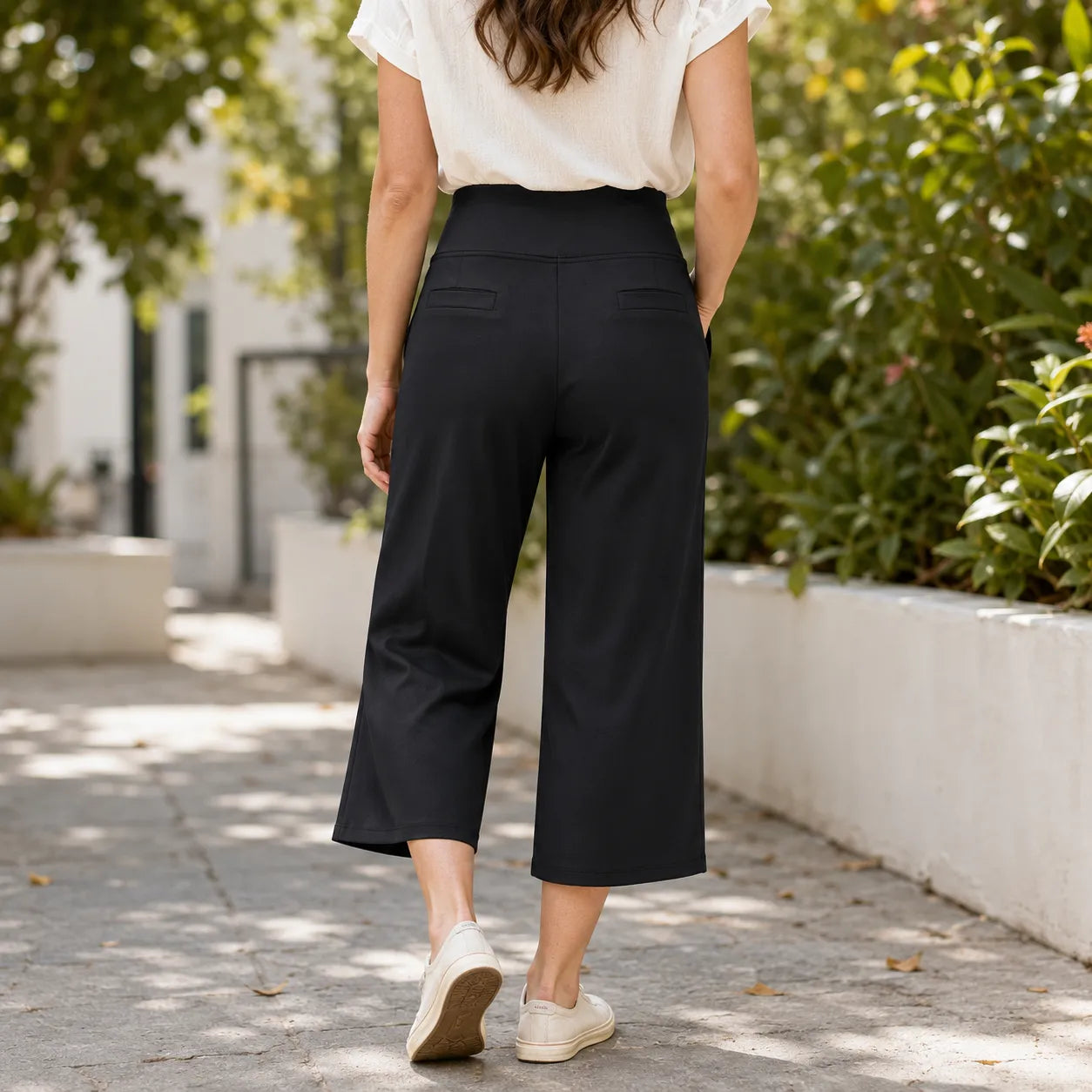 Velessa – Pantalon cropped taille haute à jambes larges avec poches