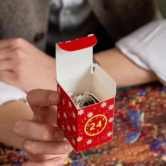 Calendrier de l'Avent FamilieJoy 2025 | Surprises comblées pour tous avec Stitch, Football, Puzzles & Cristaux