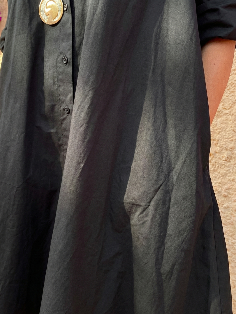 Evelyn | Robe midi chemise à col et boutons