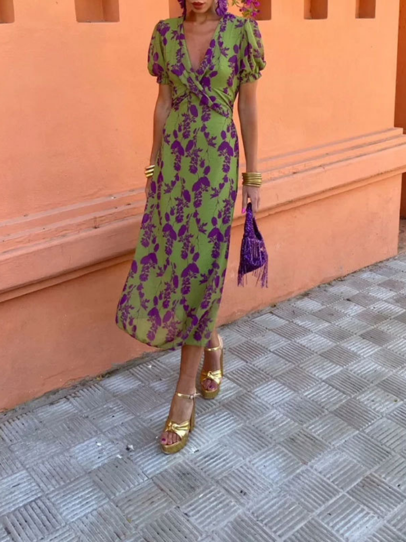 Clara | Robe Midi à Manches Courtes à Fleurs en V