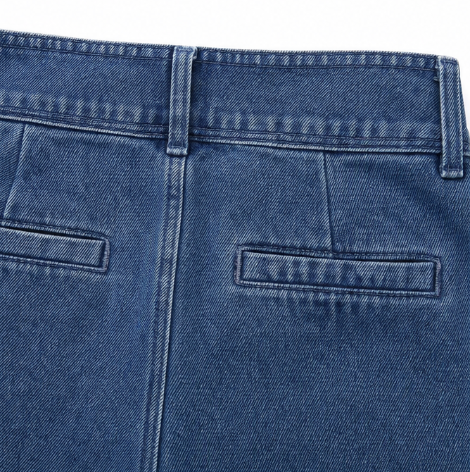 Velara – Bermuda Shorts en Jean à Front Wrap Asymétrique Longueur Genou